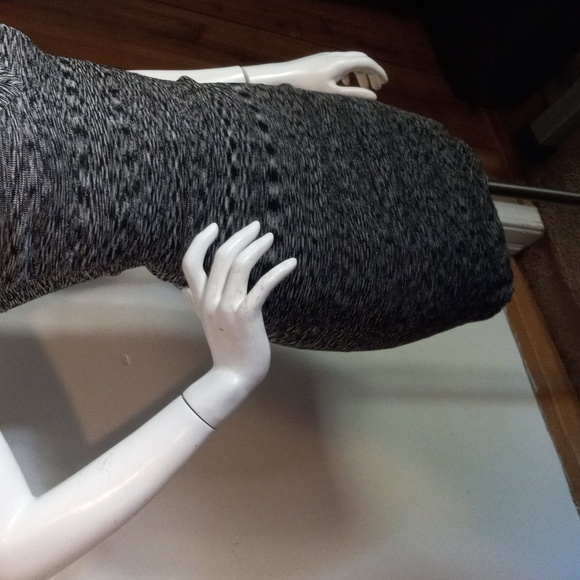 La Cite Gray Bodycon Sleeveless Dress Size M - Picture 3 of 6